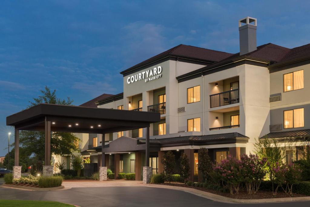 Courtyard by Marriott Tulsa Central Main image 1